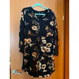 New Floral Long Sleeve Shift Dress -  Jasmine & Juliana - Black